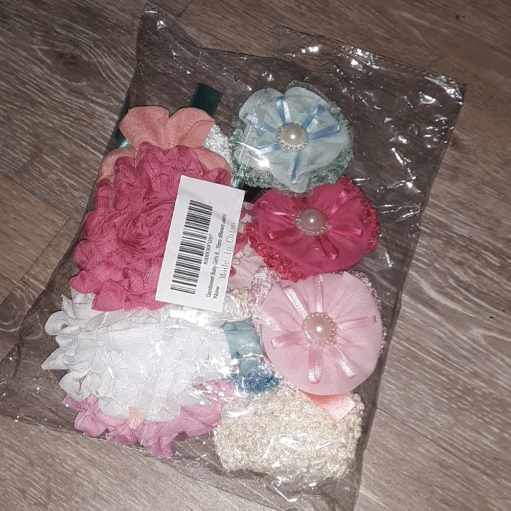 Bag of BRAND NEW baby girl bows